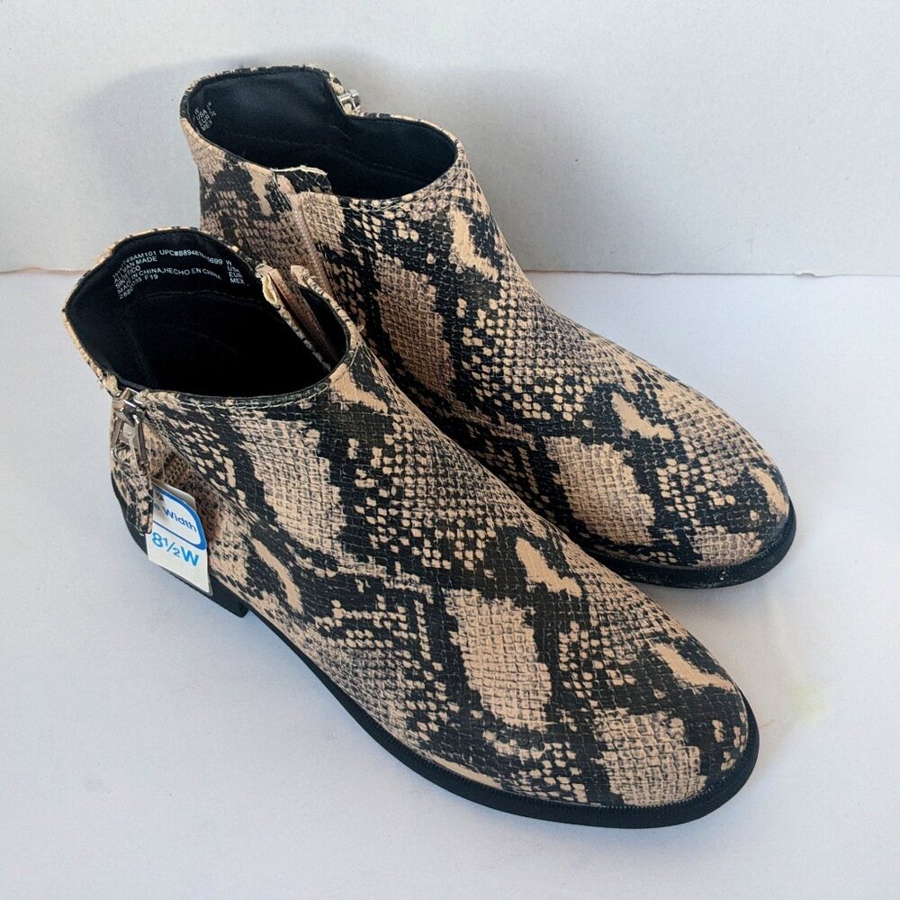 NWT Time and Tru Snakeskin Booties - Size 8 1/2 W